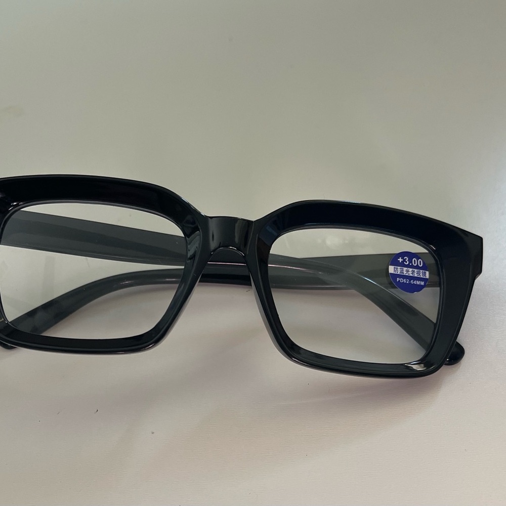 Elegant Black Square Glasses